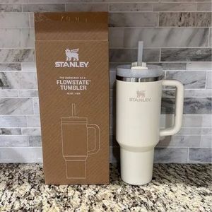 New Design! Stanley 40oz Flowstate Cream The Quencher H2O